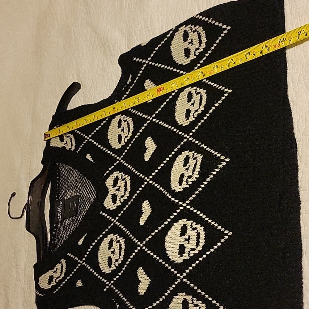 Black & White Skull & Heart Pattern Argyle Sweater Vest. Sz M. Social Collision - Picture 5 of 10